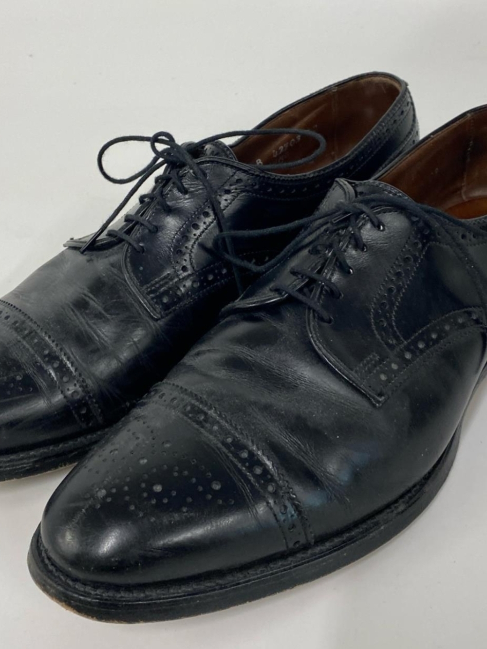 Allen Edmonds Sanford Black Leather Cap Toe Oxford Brogue - US 10.5 B